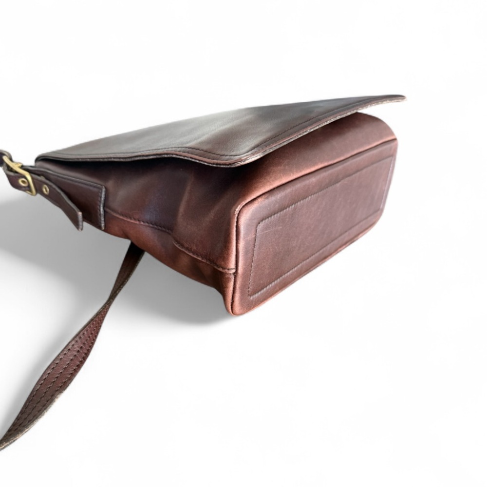 Legacy Monterey 9829 Mahogany Leather Flap Crossbody Costa Rica - Picture 17 of 17